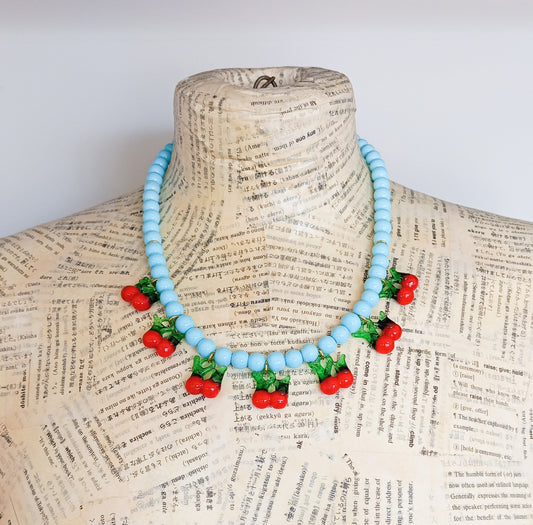 שרשרת חרוזי טורקיז עם דובדבנים