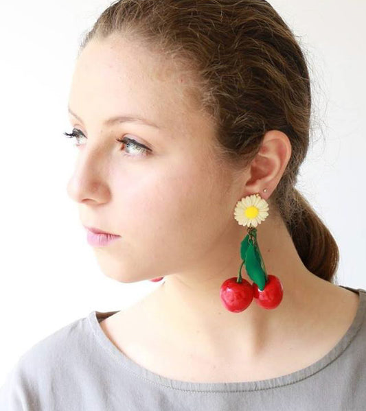 עגילי דובדבן ופרח דייזי