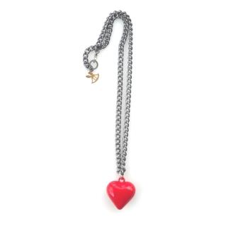 לב אדום גדול על שרשרת כסופה מושחרת