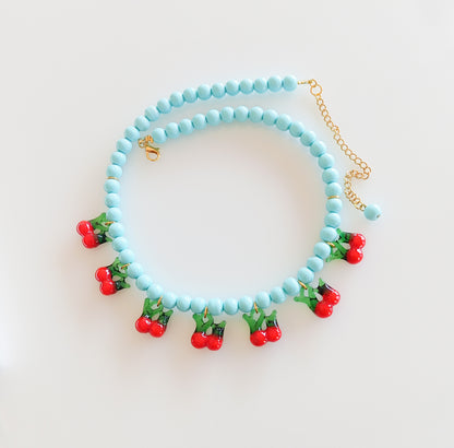 שרשרת חרוזי טורקיז עם דובדבנים