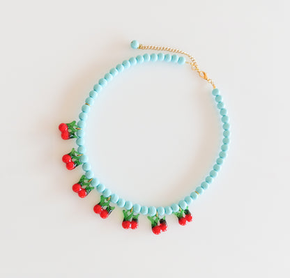 שרשרת חרוזי טורקיז עם דובדבנים