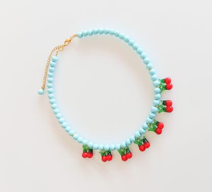 שרשרת חרוזי טורקיז עם דובדבנים