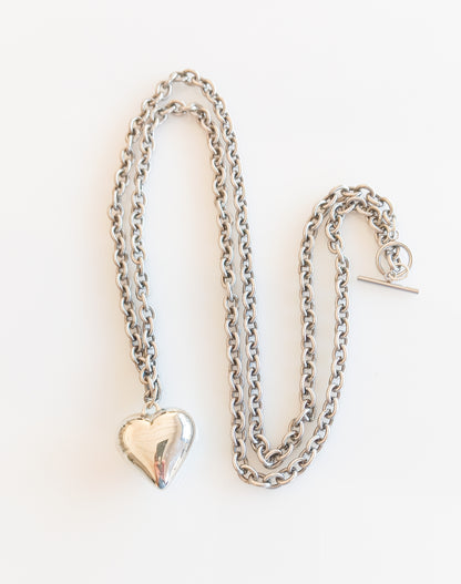 לב כסוף גדול על שרשרת ארוכה מוכספת עם סוגר טוגל