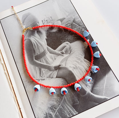 שרשרת פעמוניות באדום תכלת