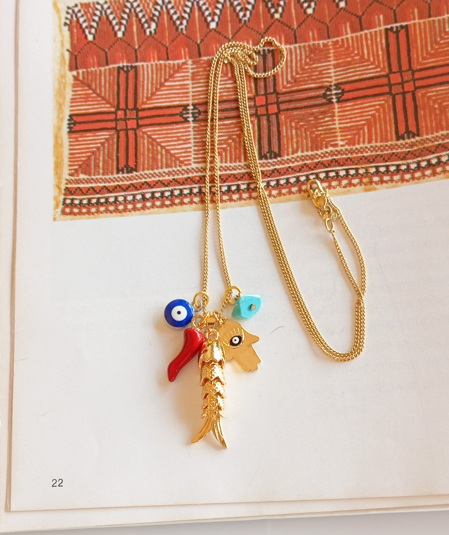 שרשרת תליונים עם דג #1