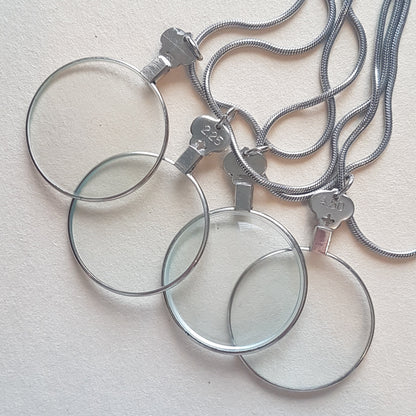 שרשרת ארוכה כסופה עם תליון עדשה אופטית וינטאג'