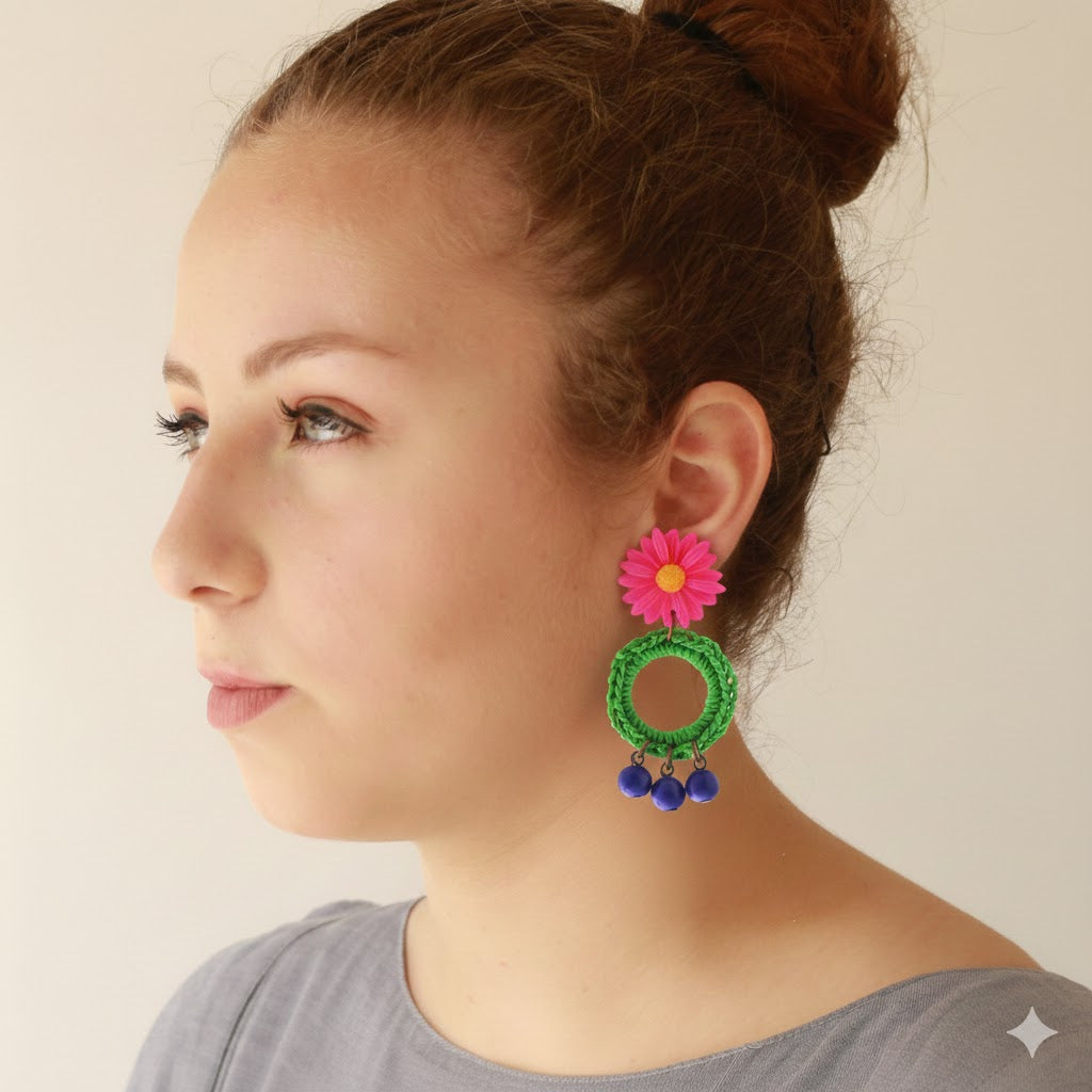 עגילי FLOWER POWER בפוקסיה ירוק כחול