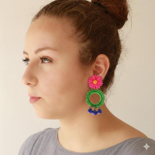 עגילי FLOWER POWER בפוקסיה ירוק כחול