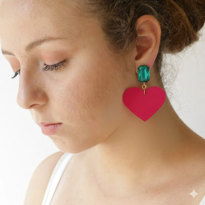 עגילים תלויים כפתור ירוק מלבני ולב וורוד פוקסיה גדול