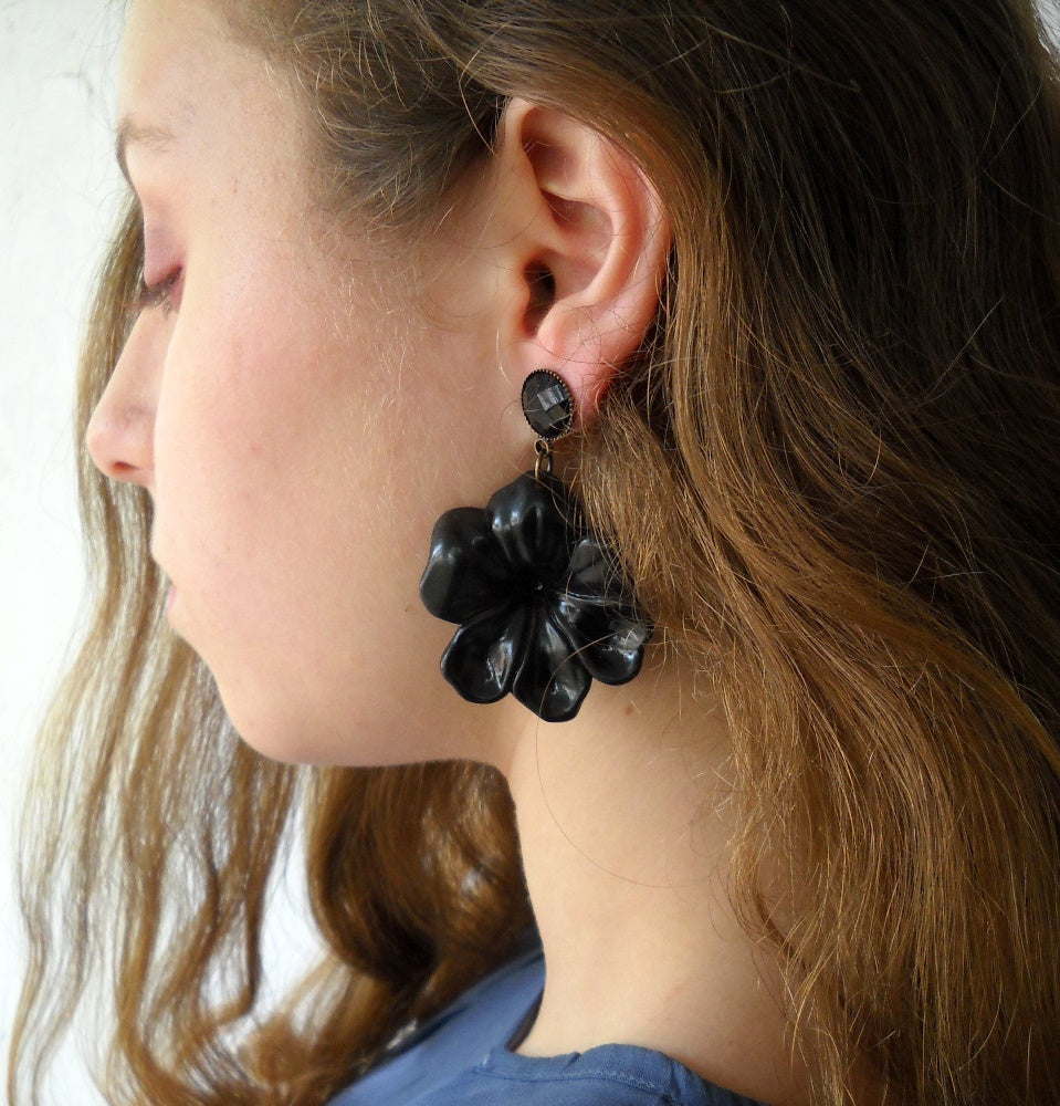 עגילי שושן שחור ענק