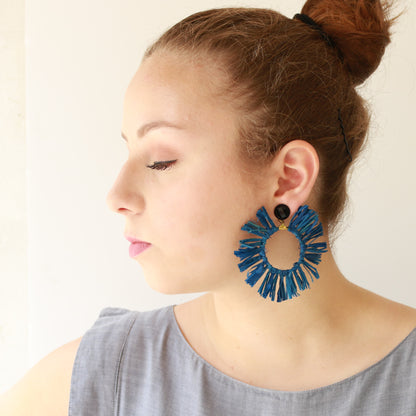 עגיל חישוק גדול מסדרת ראפייה - בכחול