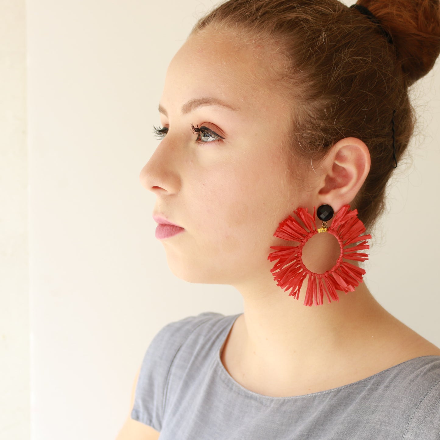 עגיל חישוק גדול מסדרת ראפייה - באדום