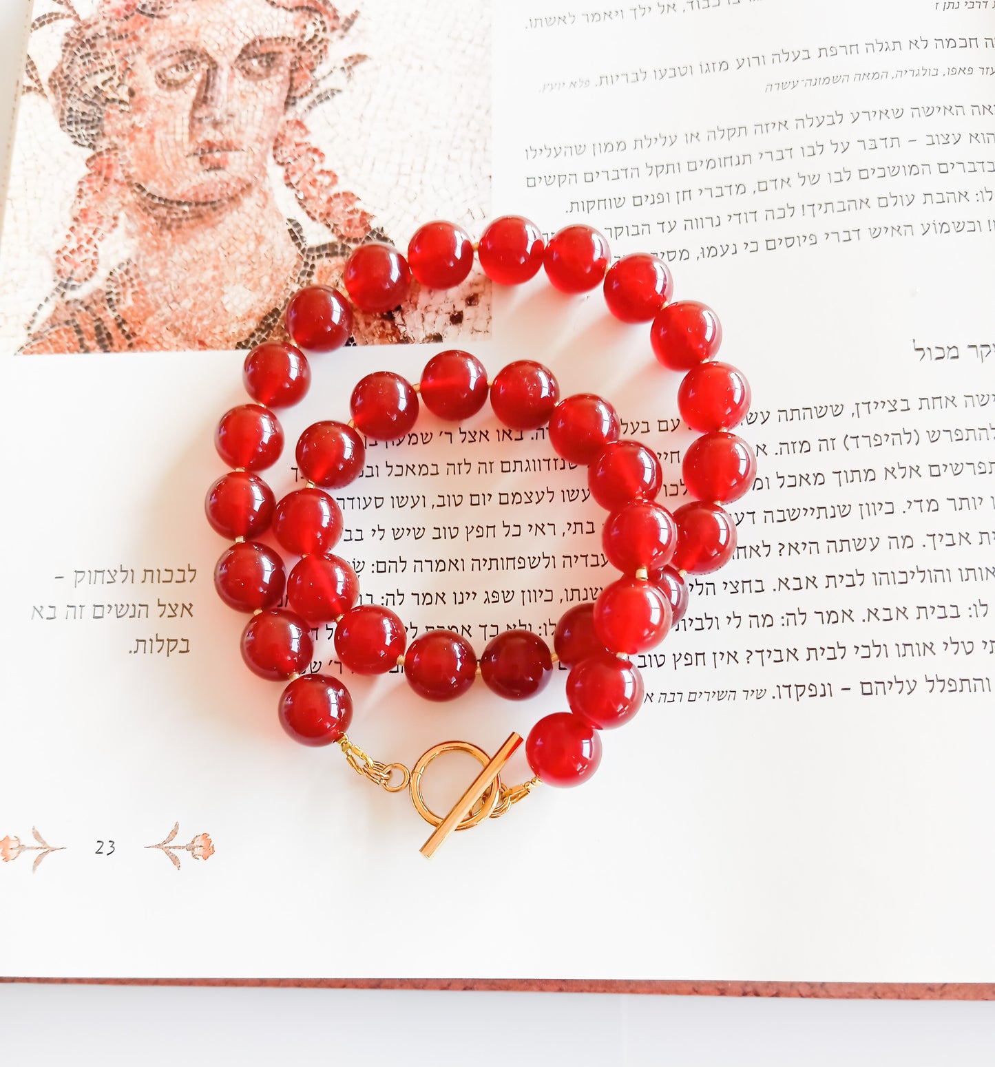 שרשרת ג'ייד אדומה