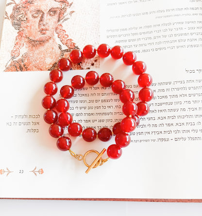 שרשרת ג'ייד אדומה