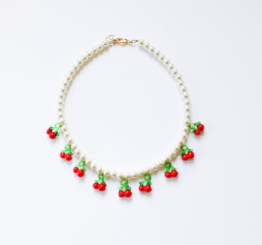 שרשרת פנינים עם דובדבנים