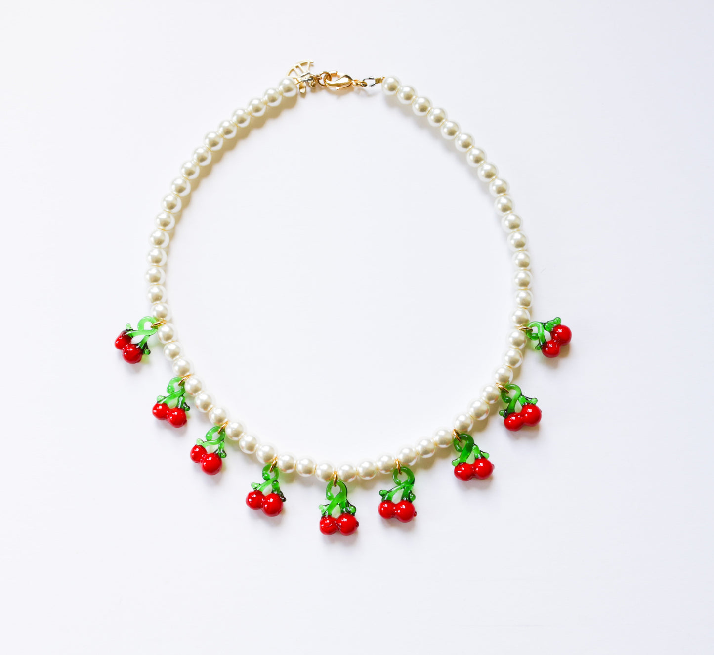 שרשרת פנינים עם דובדבנים