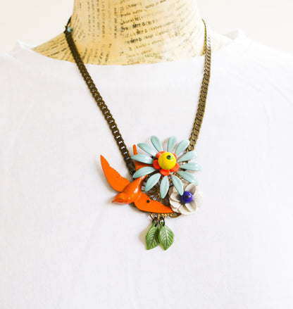 שרשרת סנונית בכתום תכלת