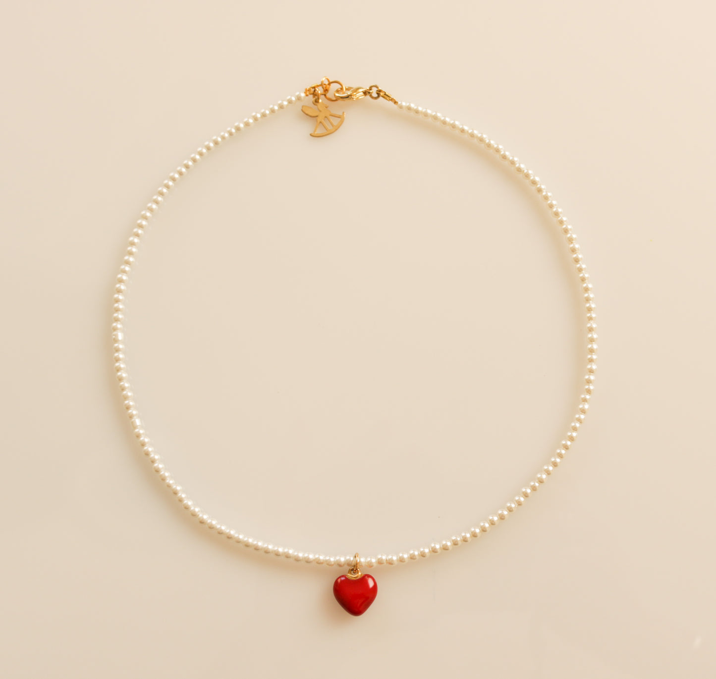 שרשרת פנינים קטנות עם לב אדום או זהוב