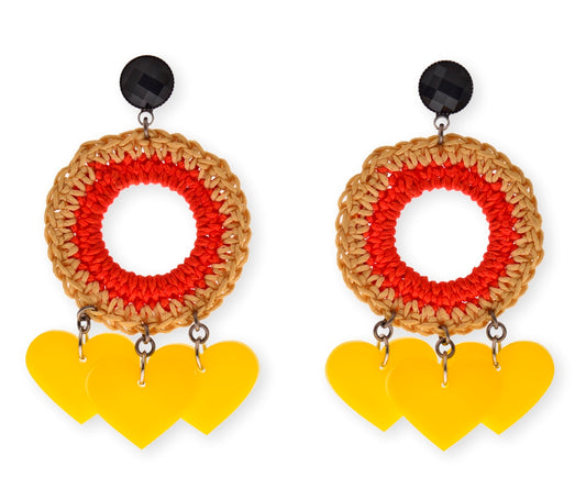 עגילים תלויים עם חישוק אדום/טבעי, ושלושה לבבות בצהוב